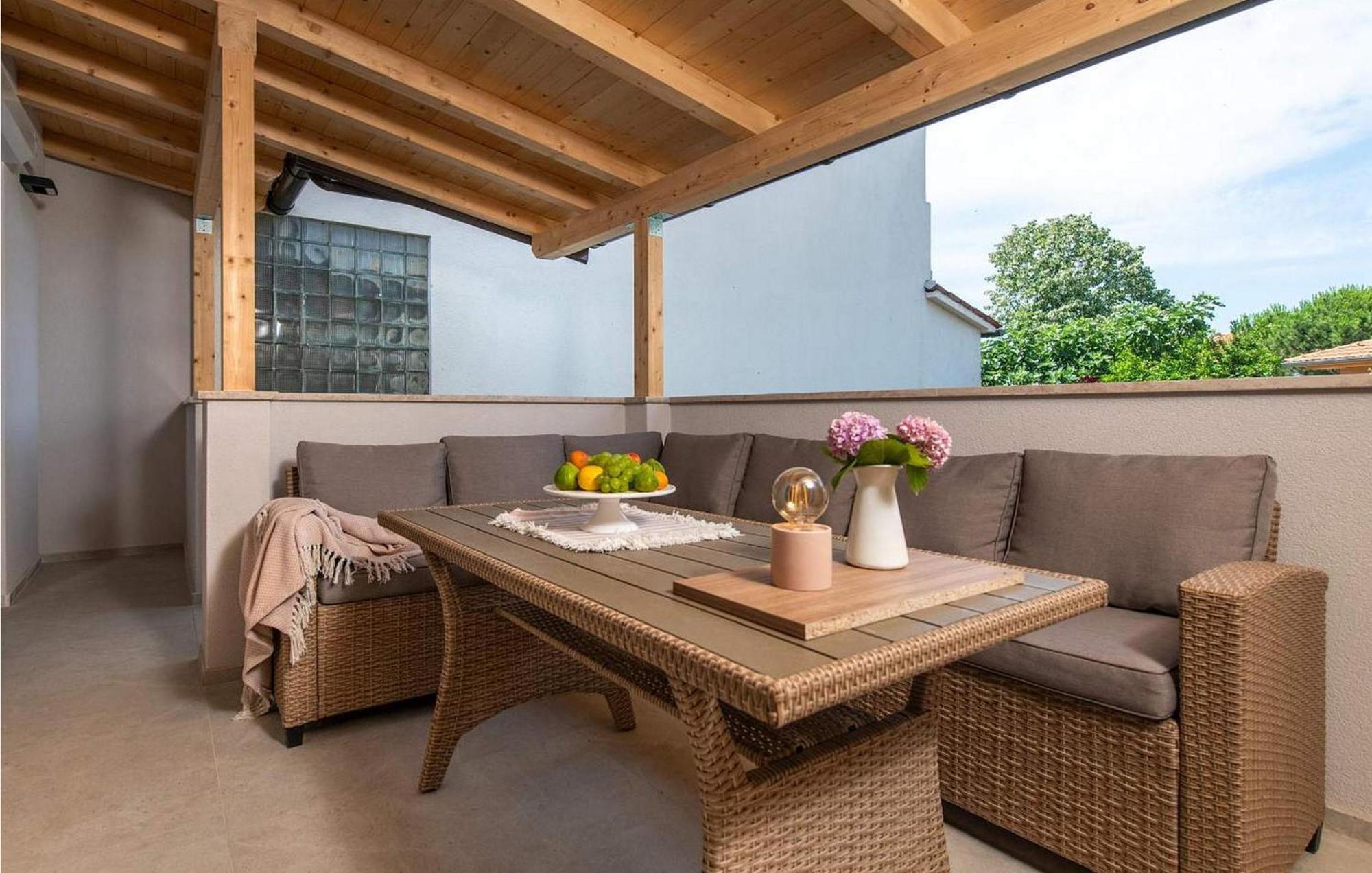 Nevera Apartman *
